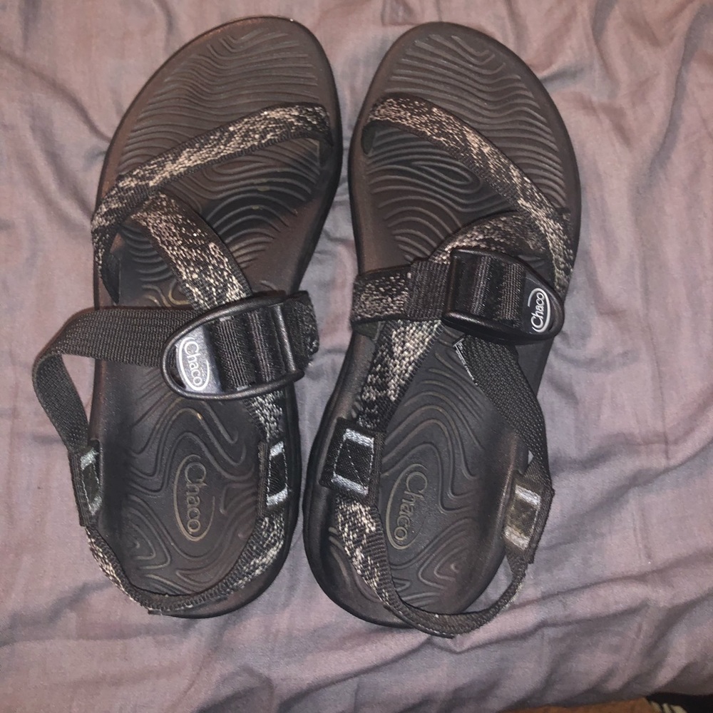 Barley worn Chacos! Super cute and comfy!